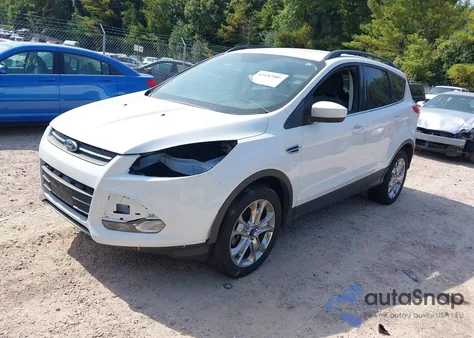 2015 Ford Escape Se z USA, uszkodzony, nr VIN 1FMCU9G9XFUA04838